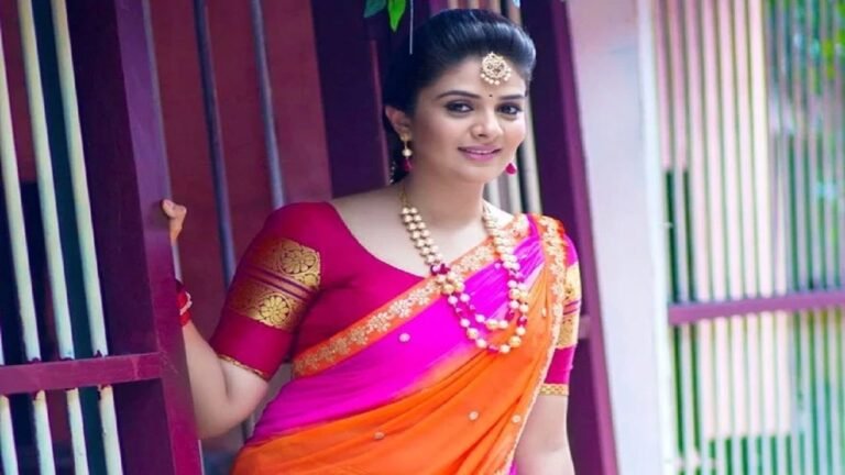 Anchor sreemukhi