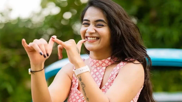 deepthi sunanina latest photos viral