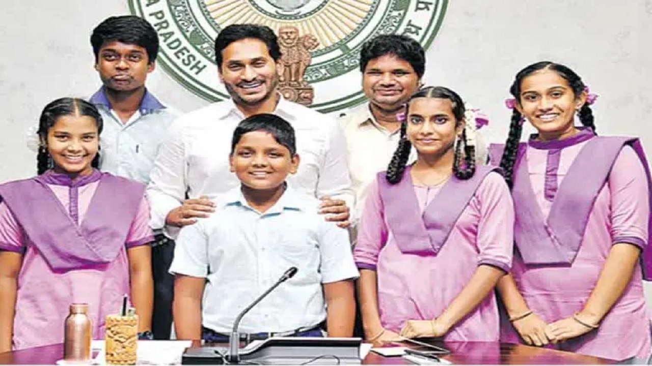 Student interaction with cm jagan