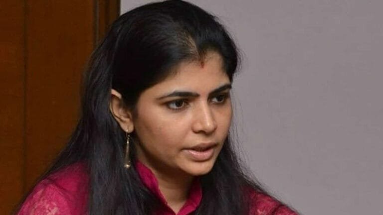 Singer chinmay sripada strong counter to netizens on her pregnancy and delivery