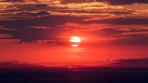 avoid doing these things after sunset otherwise lakshmi devi will get angry