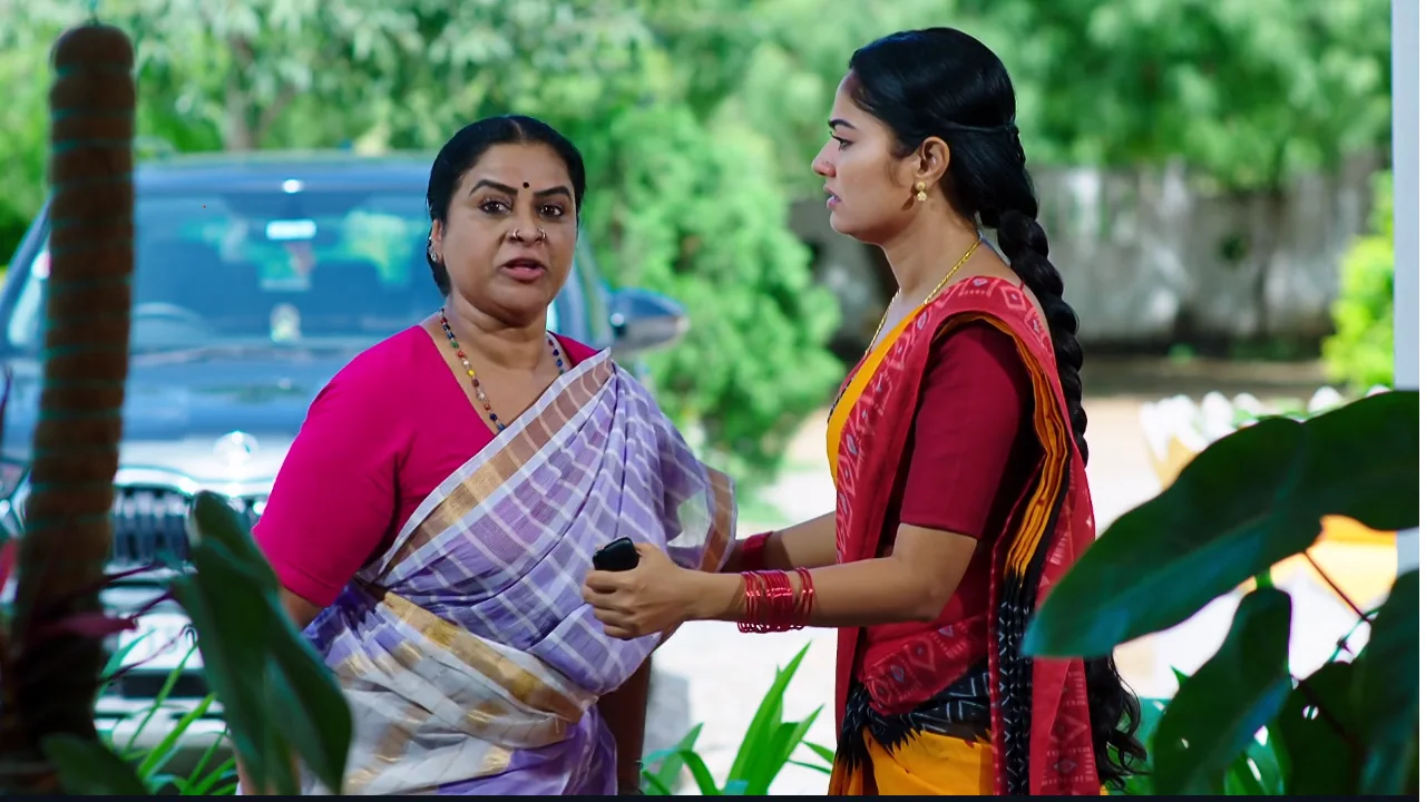 Devatha july 25 today Episode : Adithya gets emotional as Devi expresses her hatred for her father in todays devatha serial episode