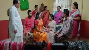 Malli Serial July 20 Today Episode : Malli gets worried as Jagadamba and Meera question her about Aravind's absence