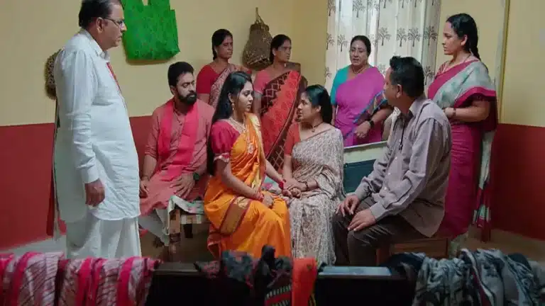 Malli Serial July 20 Today Episode : Malli gets worried as Jagadamba and Meera question her about Aravind's absence