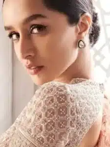 cropped-Shraddha-Kapoor-Prabhas-Saaho-fame-Latest-Photoshoot-Goes-Viral-On-Social-Media.webp