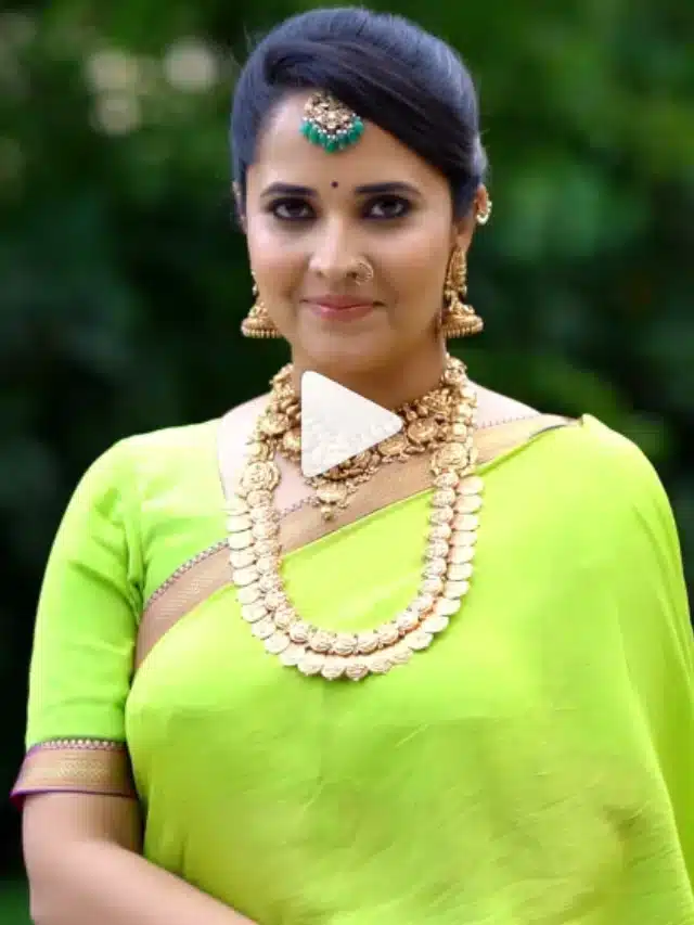 Anasuya : చిలుకపచ్చ చీరలో అనసూయ.. పులుపెక్కిపోతున్న కుర్రాళ్లు!