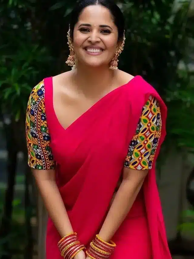 పింక్ శారీలో పిచ్చెక్కిస్తోన్న యాంకర్ అనసూయ..