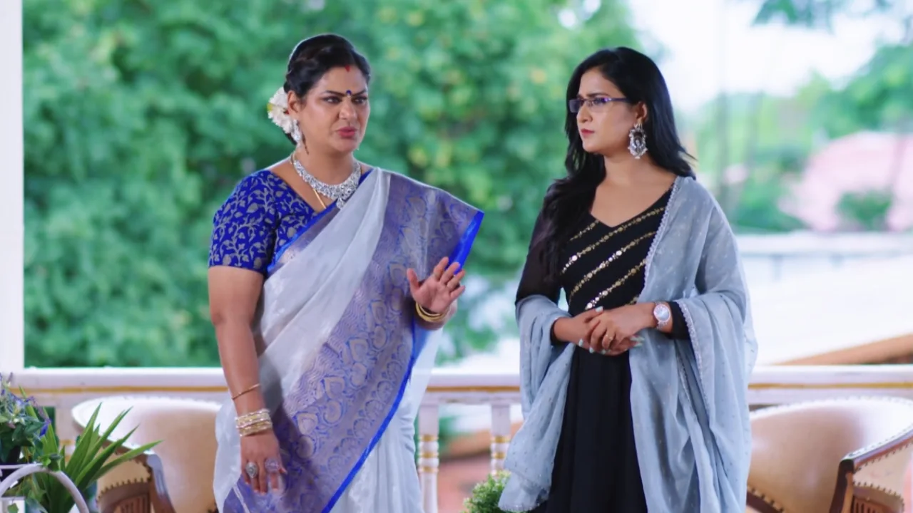 Guppedantha Manasu Aug 1 Today Episode _ Vasudhara is worried about Rishi's silence concerning Sakshi's marriage to him