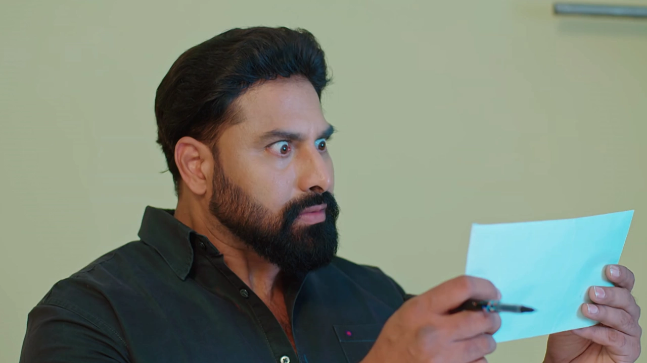 Malli Nindu Jabili Serial Aug 16 Today Episode _ Malini advises Malli to write a letter to Meera about her well-being, Sharath gets stunned after learning the truth about Malli