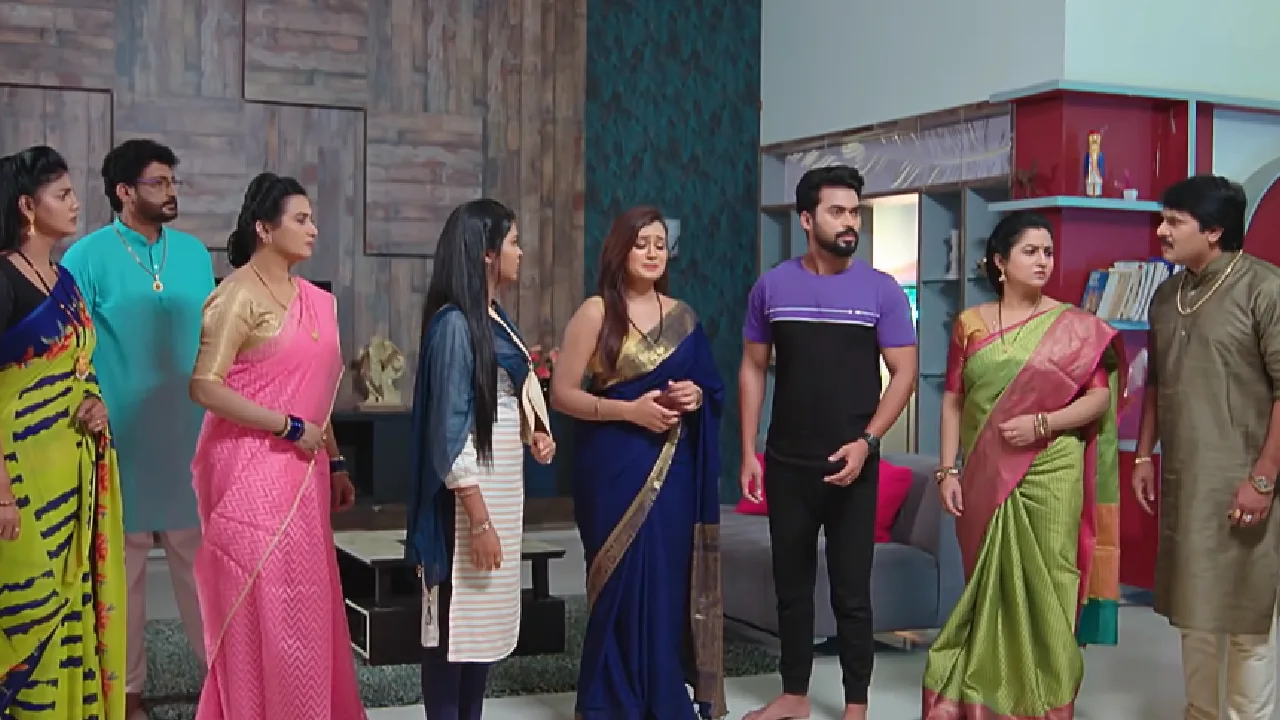 Malli Serial Aug 26 Today Episode _ Sharath gets furious as Vasundhara tries to provoke him. Later, Malini is worried about Sharath's whereabouts 