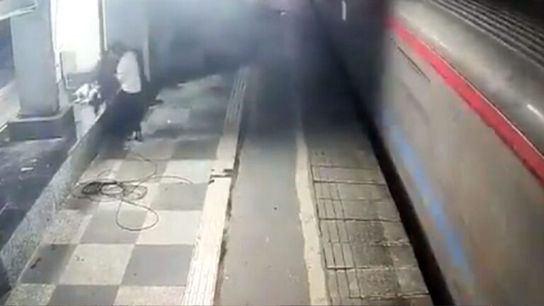 Man pushed a woman under train video goes viral