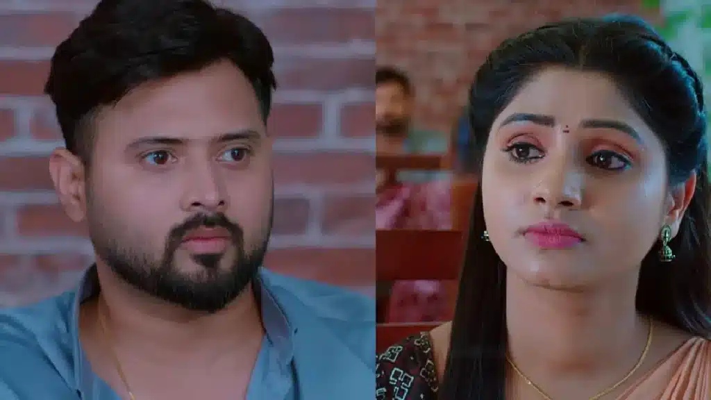 Parvathi and Bhaktha discuss Padmavathi's kind nature. Later, Murali finds Padmavathi at a restaurant.