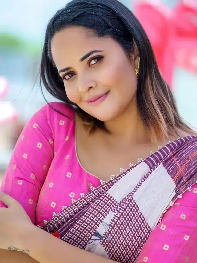 వాళ్లకు బుద్ధి చెప్పే టైం వచ్చింది.. అనసూయ రచ్చ..!