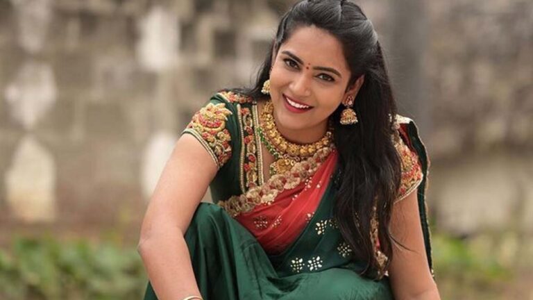 Big boss fame himaja benz car wrecked and thief caught