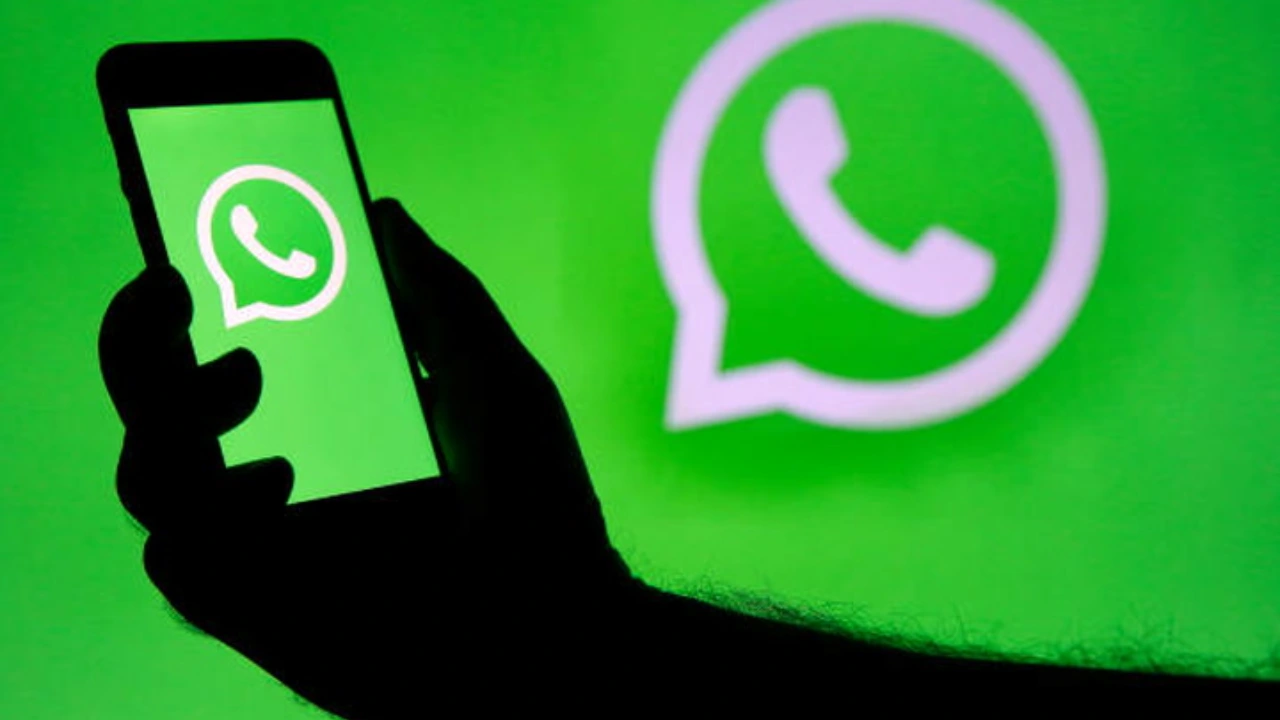 WhatsApp down for millions of users for over an hour. Update_ Now fixed