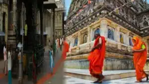 what is importance of temple pradakshinas in telugu