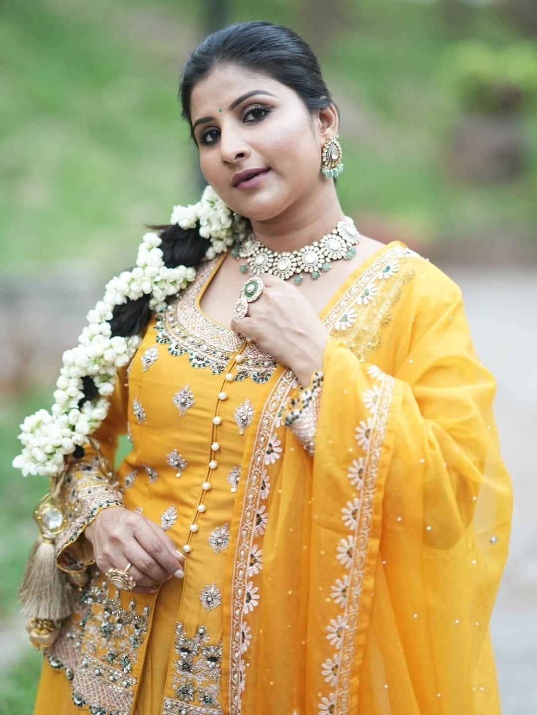 singer mangli yellow dress photos viral