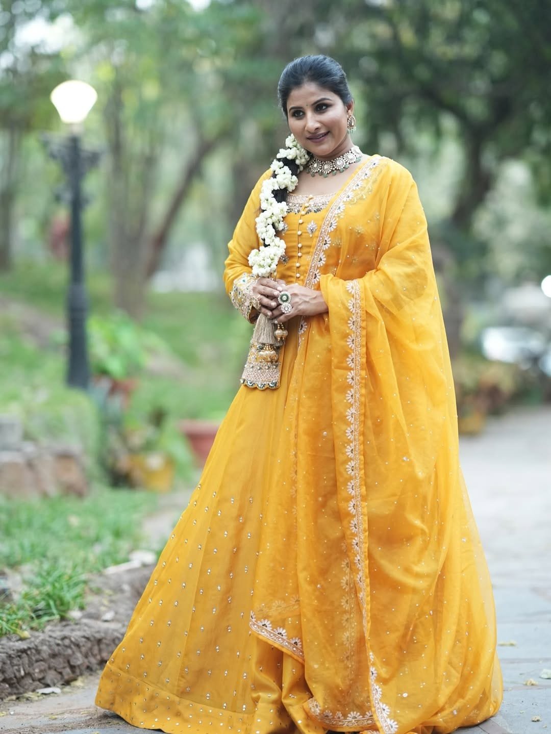 singer mangli yellow dress photos viral