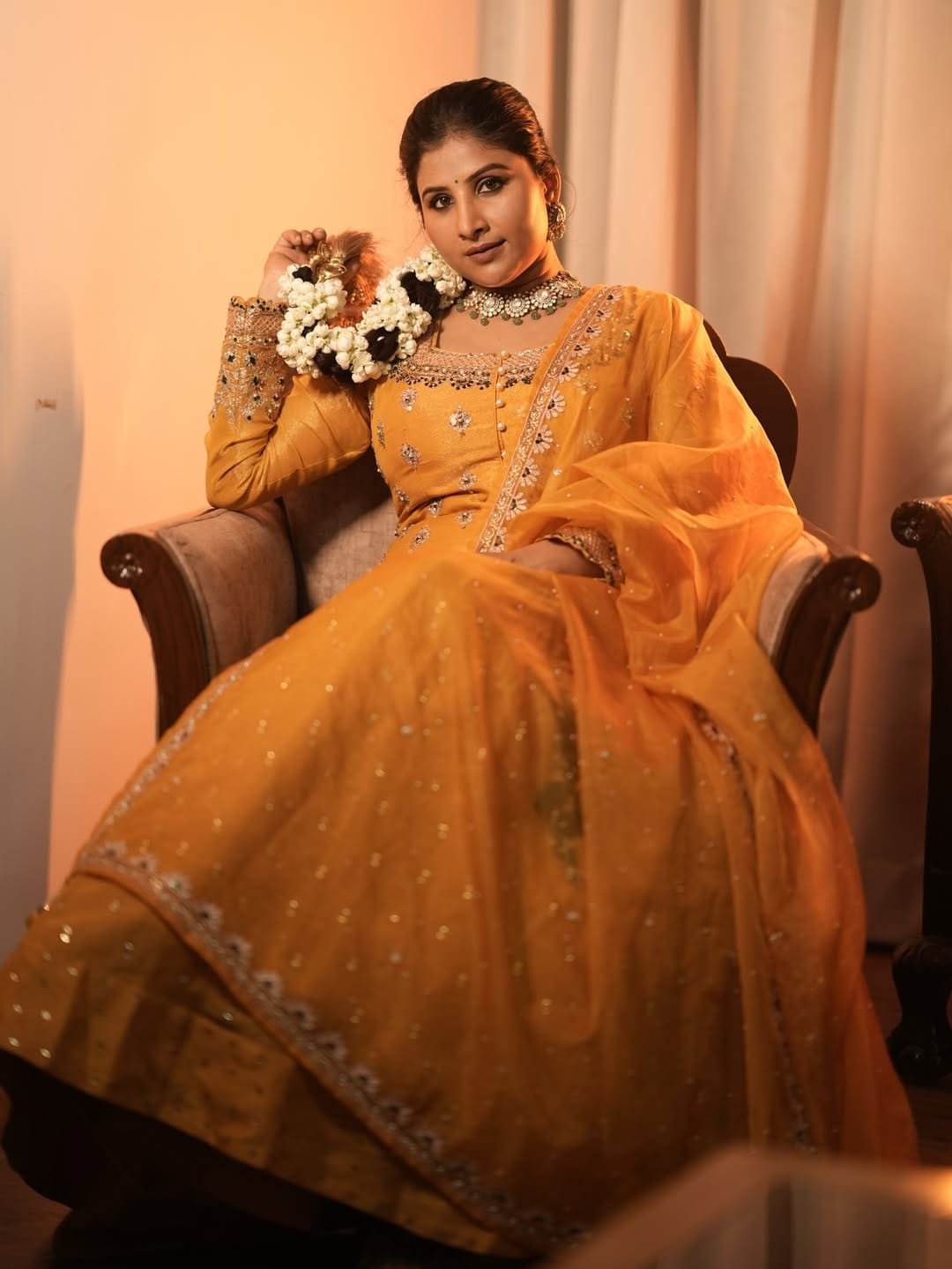 singer mangli yellow dress photos viral
