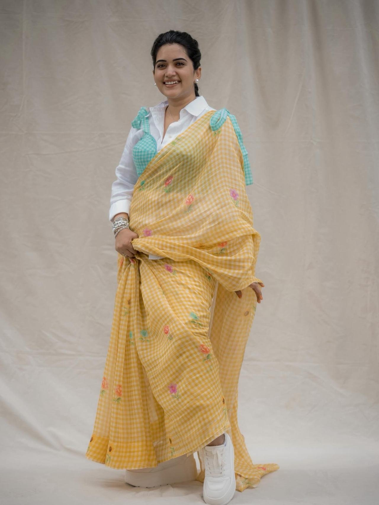 Anchor Sravanthi Chokkarapu