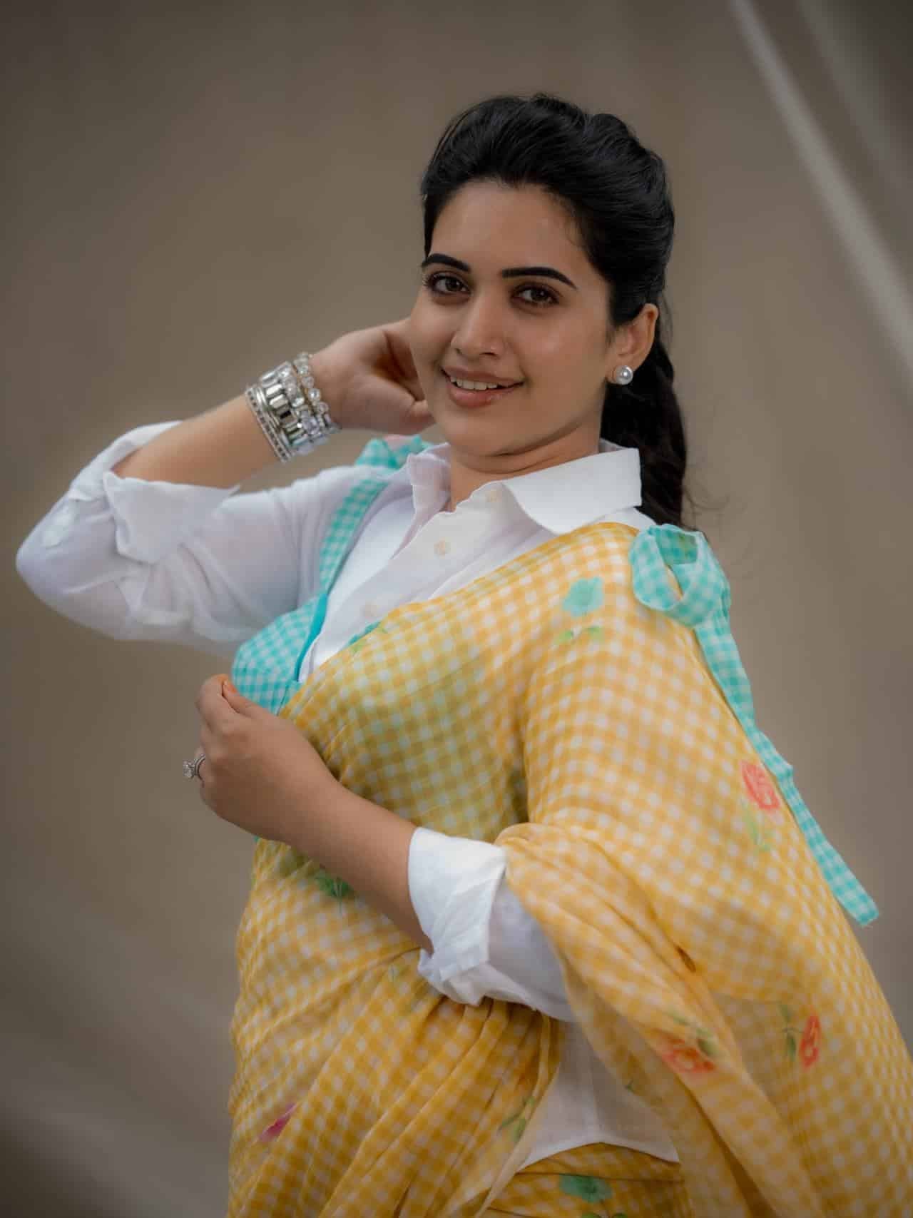 Anchor Sravanthi Chokkarapu