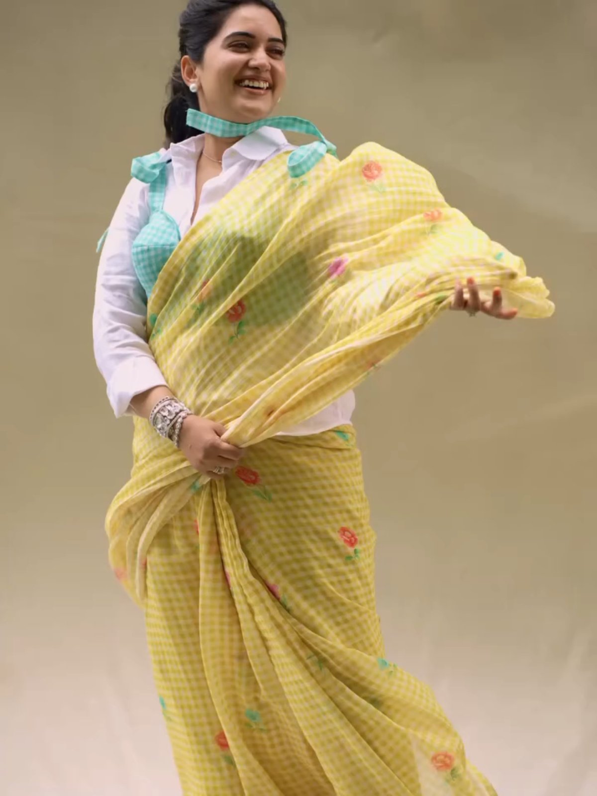 Anchor Sravanthi Chokkarapu